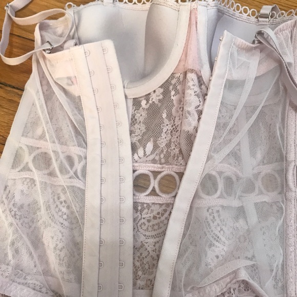 Victoria's Secret Floral Lace Shimmer Bustier - Picture 5 of 6